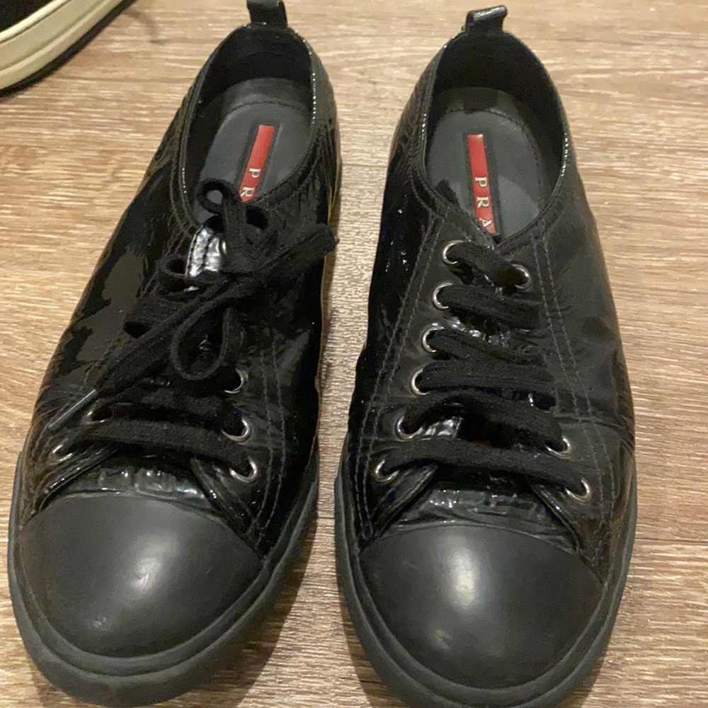 İts classic prada shoes